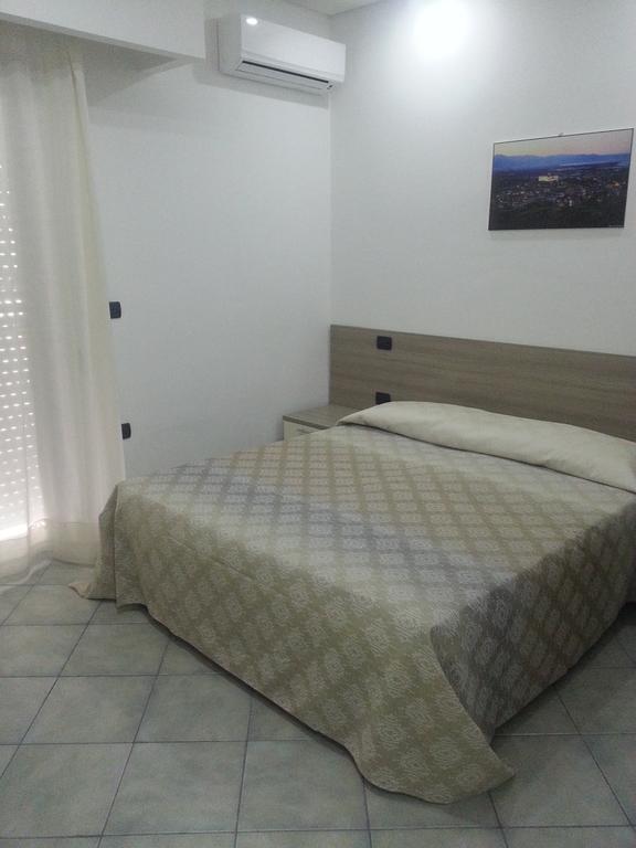 Hotel Poseidon Corigliano Calabro Zimmer foto